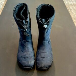 Kids Unisex Kamik Snow Boots Size 2 (Big kid)
